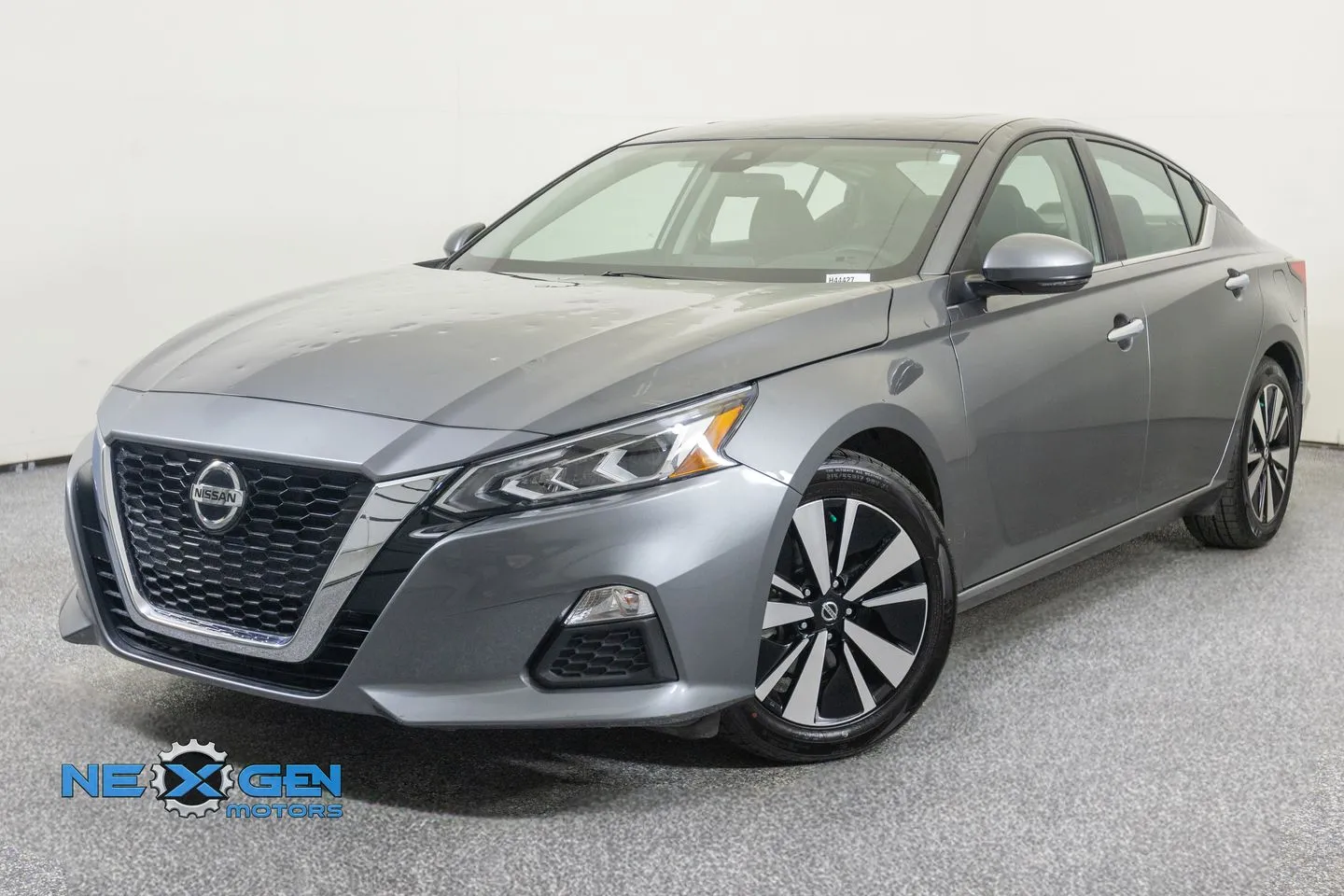 Nissan Altima photo 11
