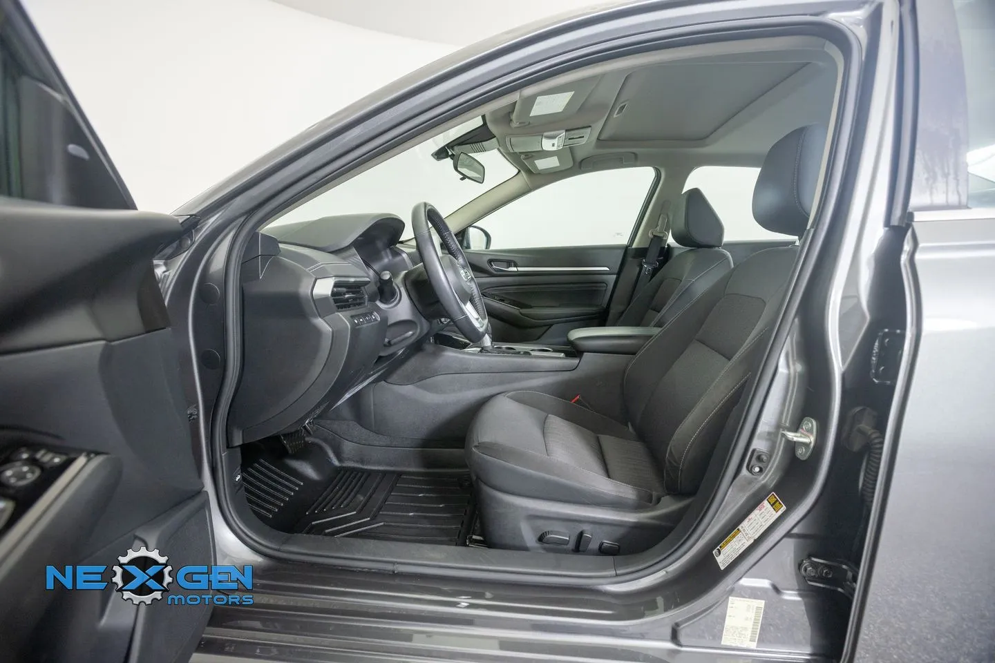 Nissan Altima photo 14