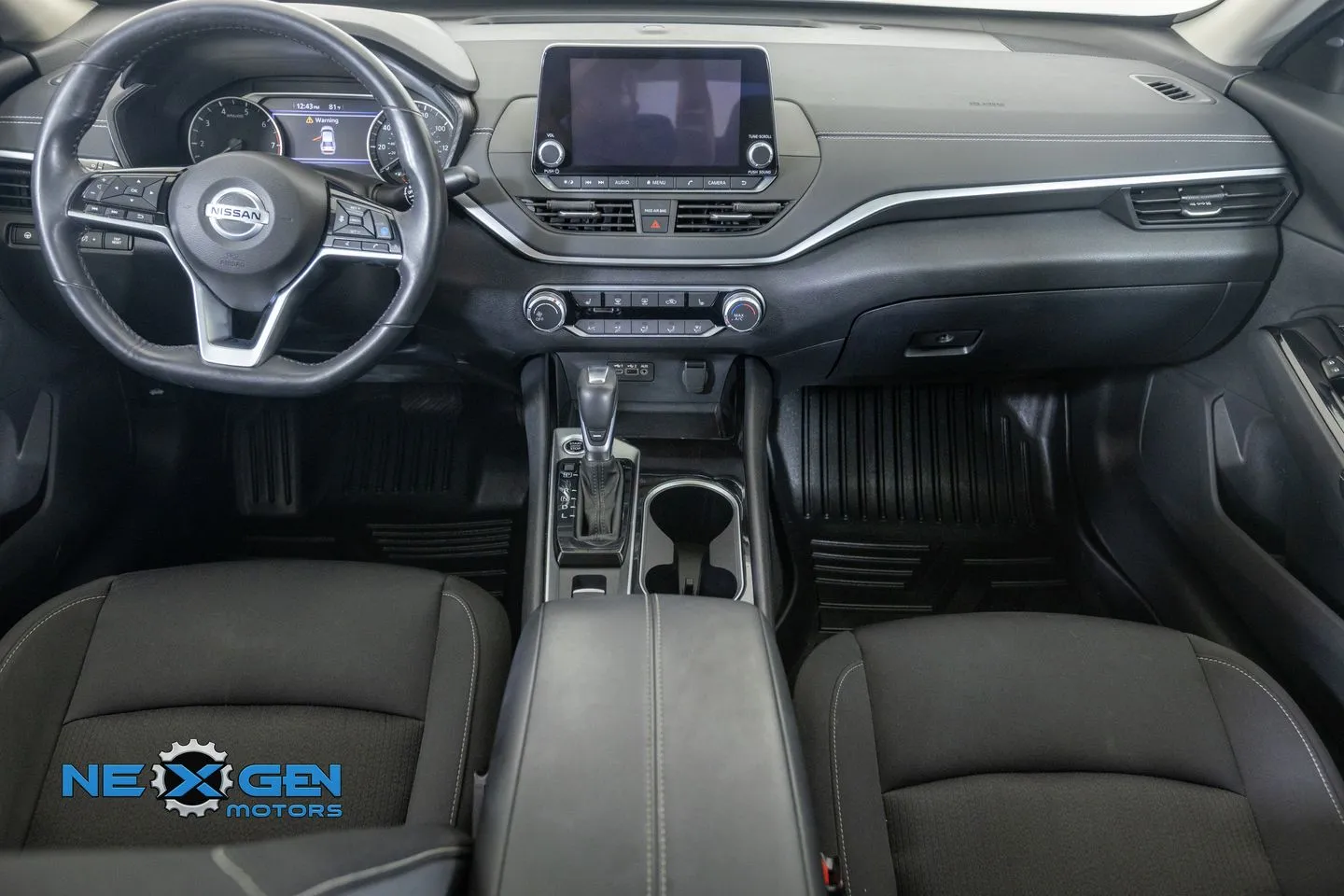 Nissan Altima photo 4