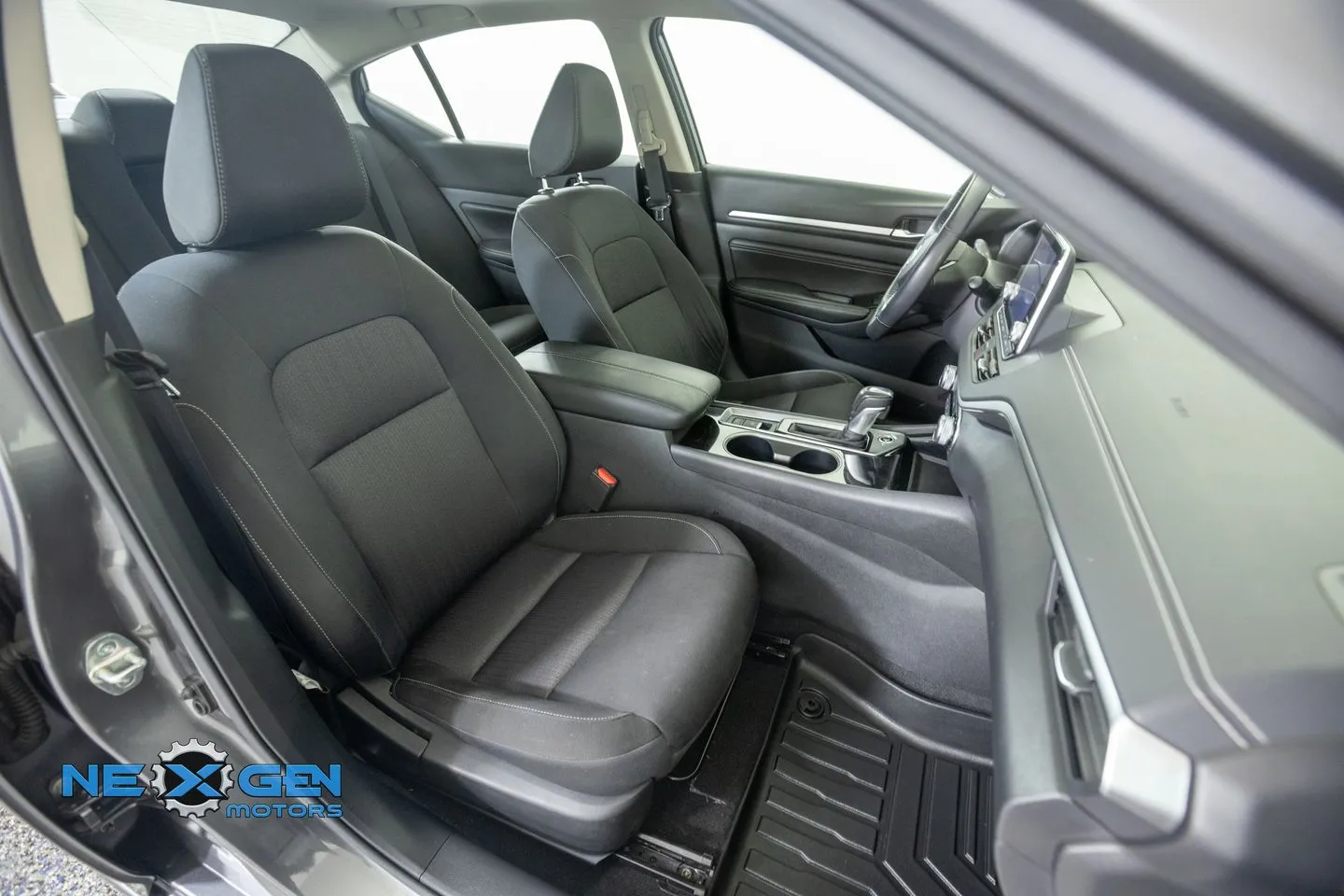 Nissan Altima photo 10