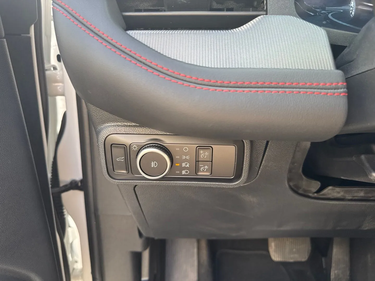 Ford Explorer photo 22