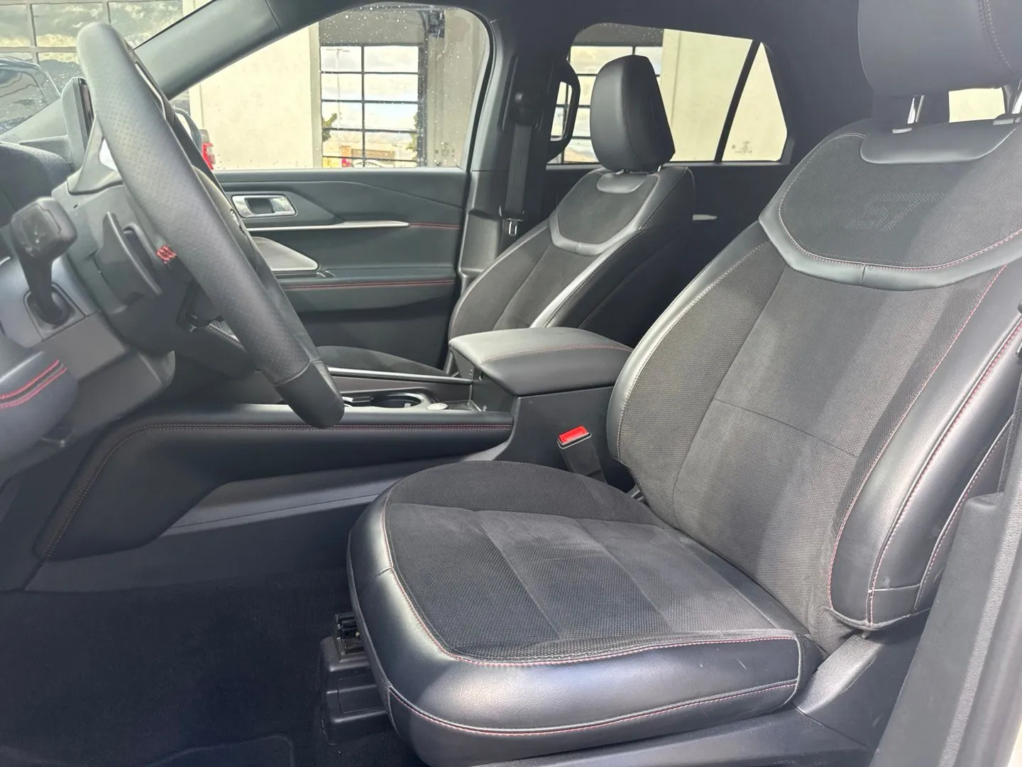 Ford Explorer photo 19