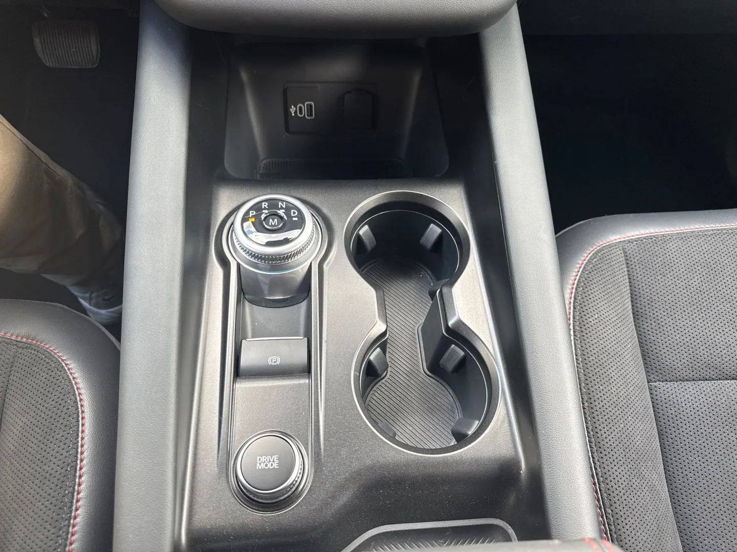 Ford Explorer photo 29