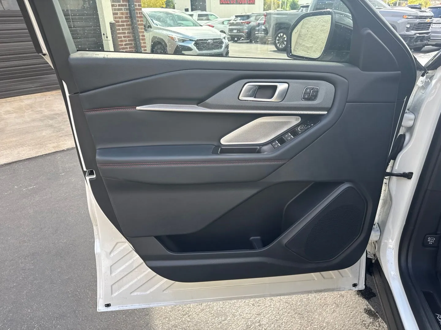 Ford Explorer photo 20