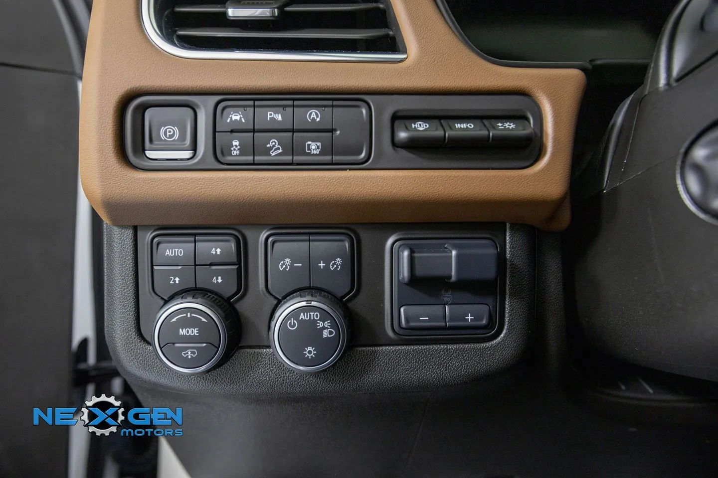 Chevrolet Tahoe photo 14