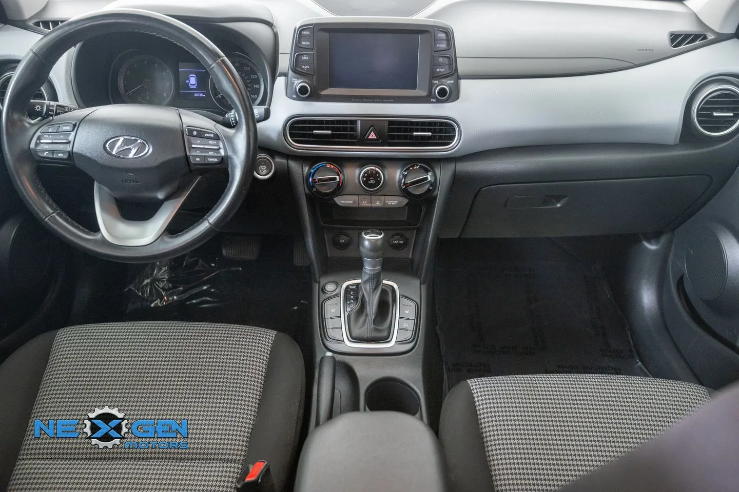 Hyundai Kona photo 3