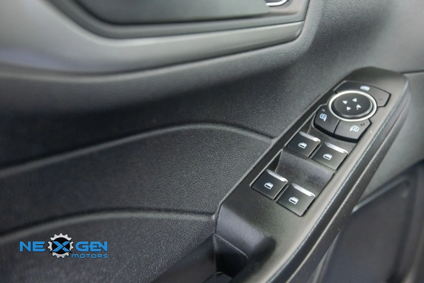 Ford Escape photo 14