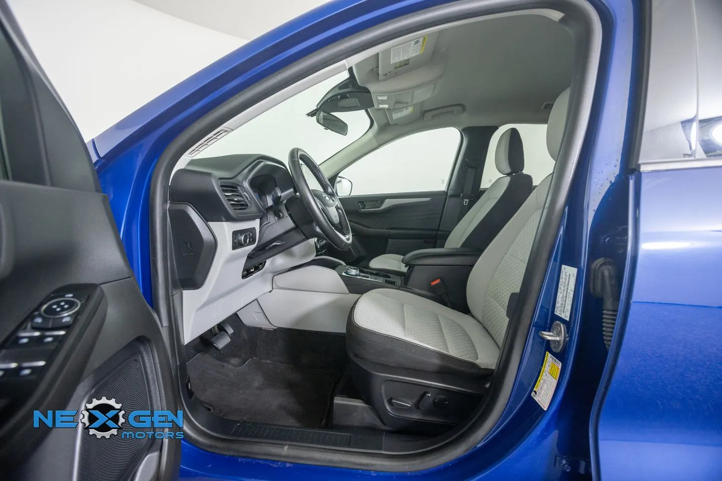 Ford Escape photo 13