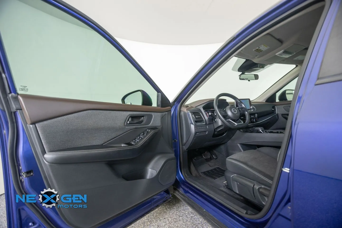 Nissan Rogue photo 11