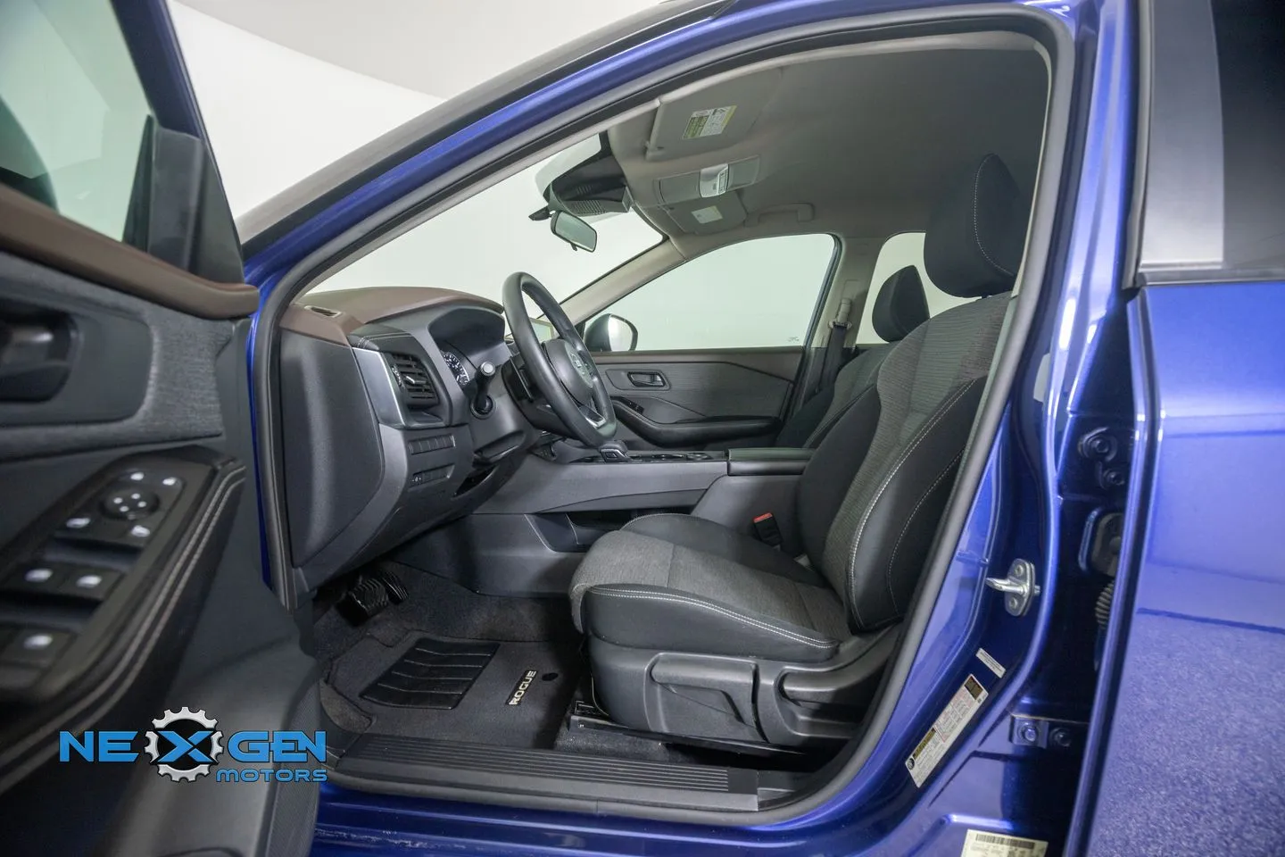 Nissan Rogue photo 13