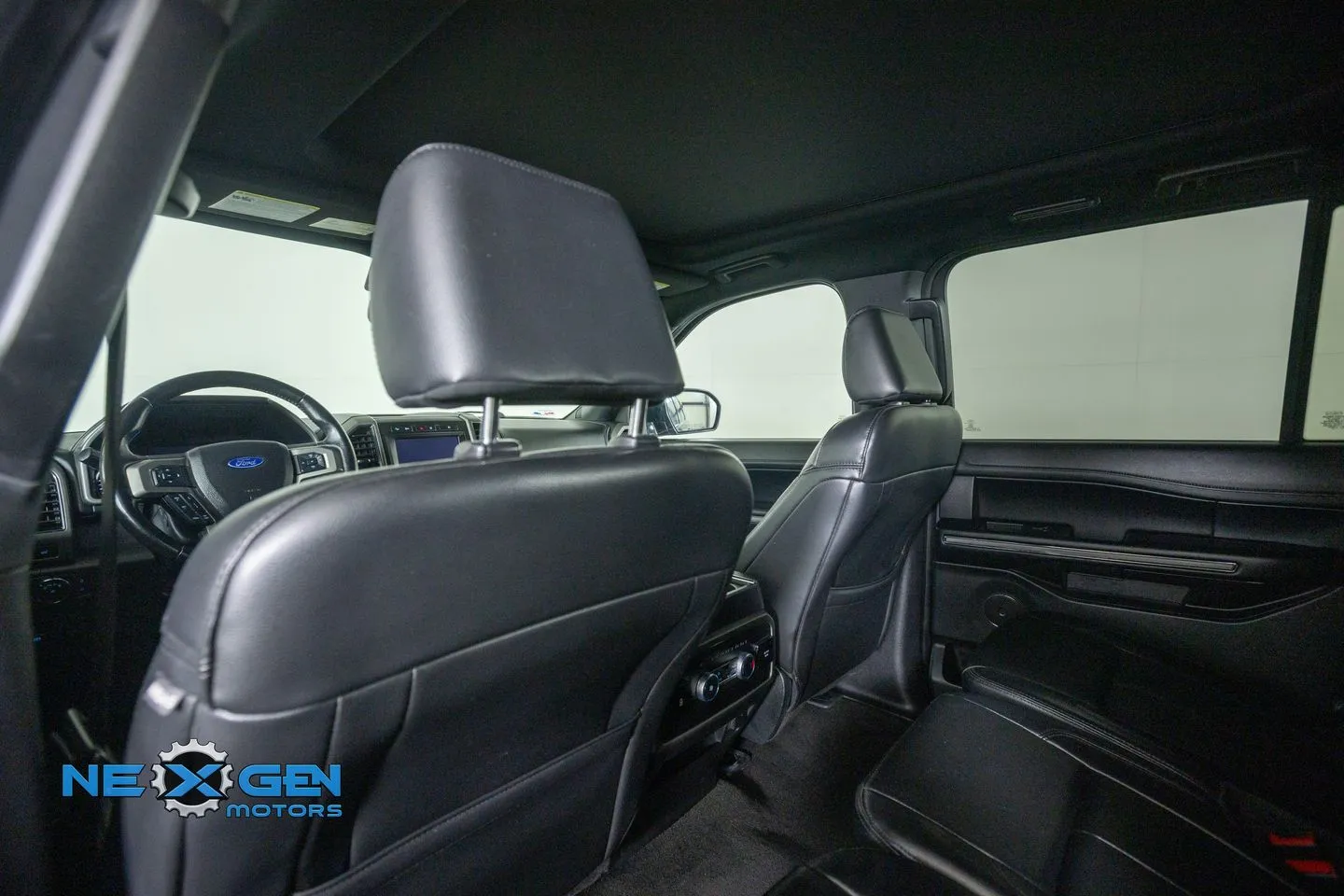 Ford Expedition MAX photo 31