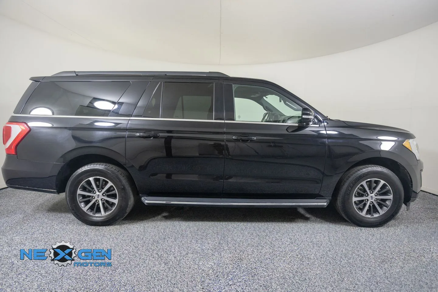 Ford Expedition MAX photo 40