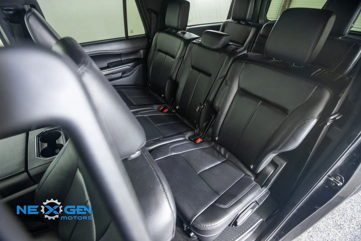 Ford Expedition MAX photo 36