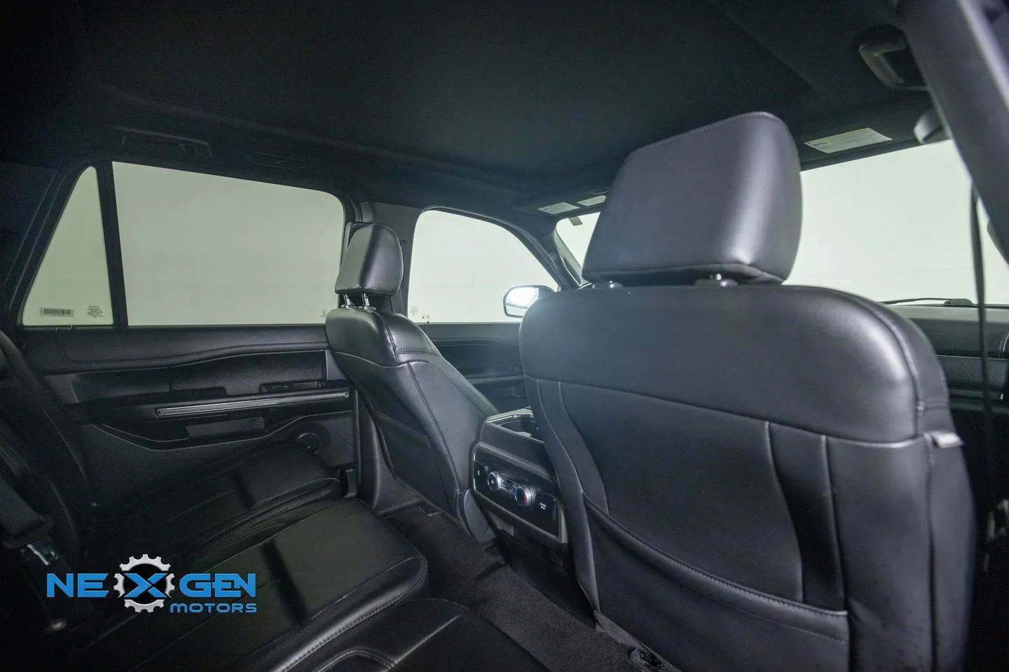 Ford Expedition MAX photo 42