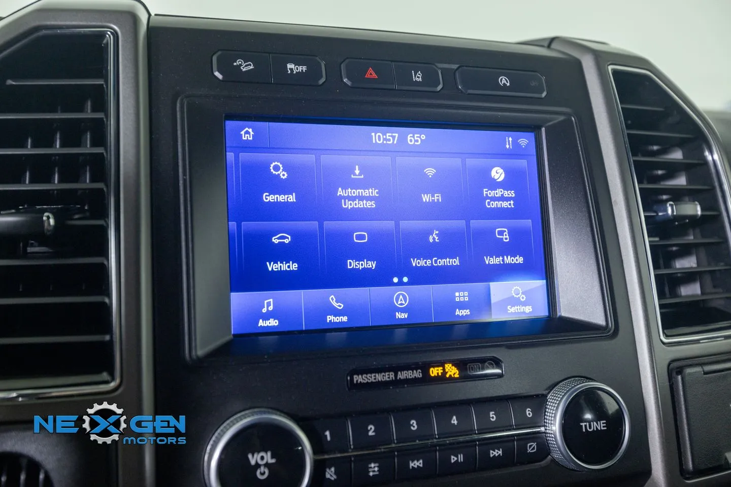 Ford Expedition MAX photo 23