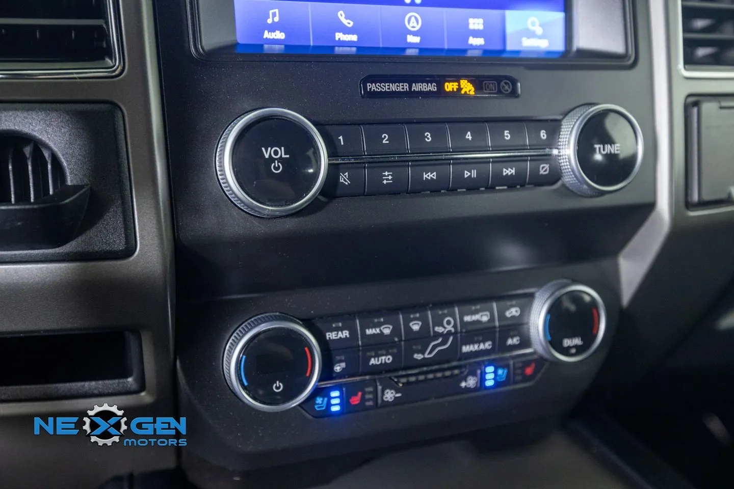 Ford Expedition MAX photo 24