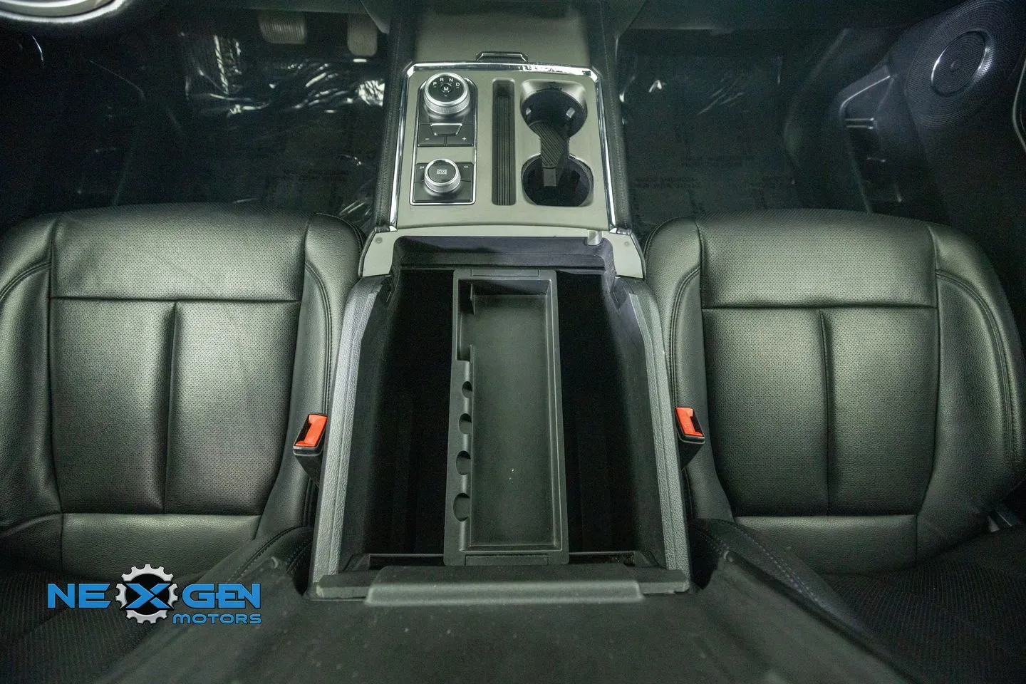 Ford Expedition MAX photo 4