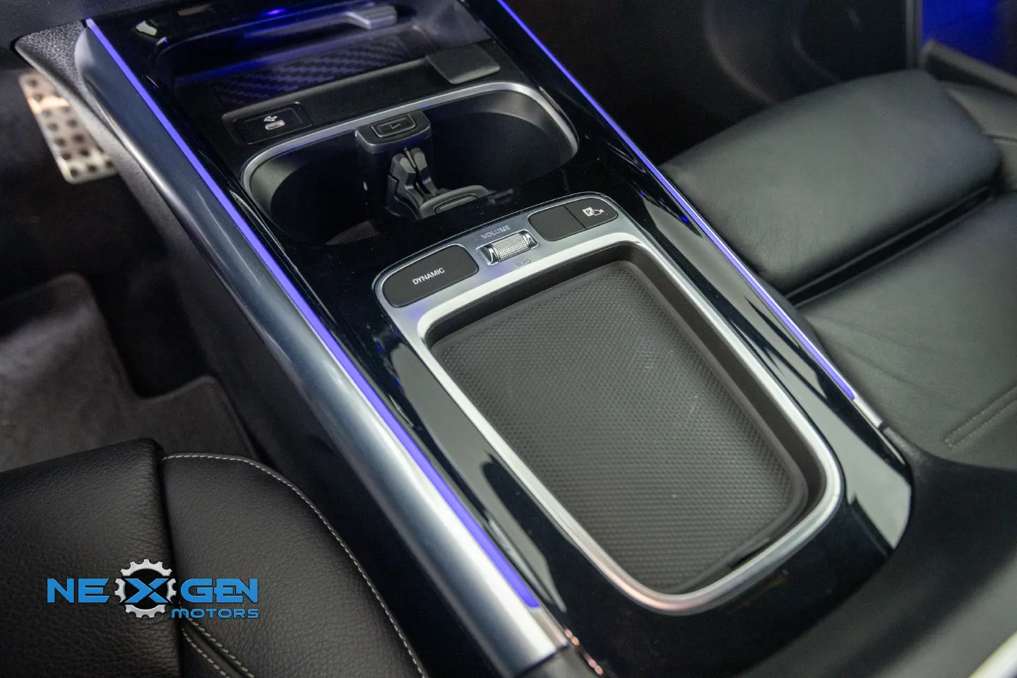 Mercedes-Benz GLA photo 24