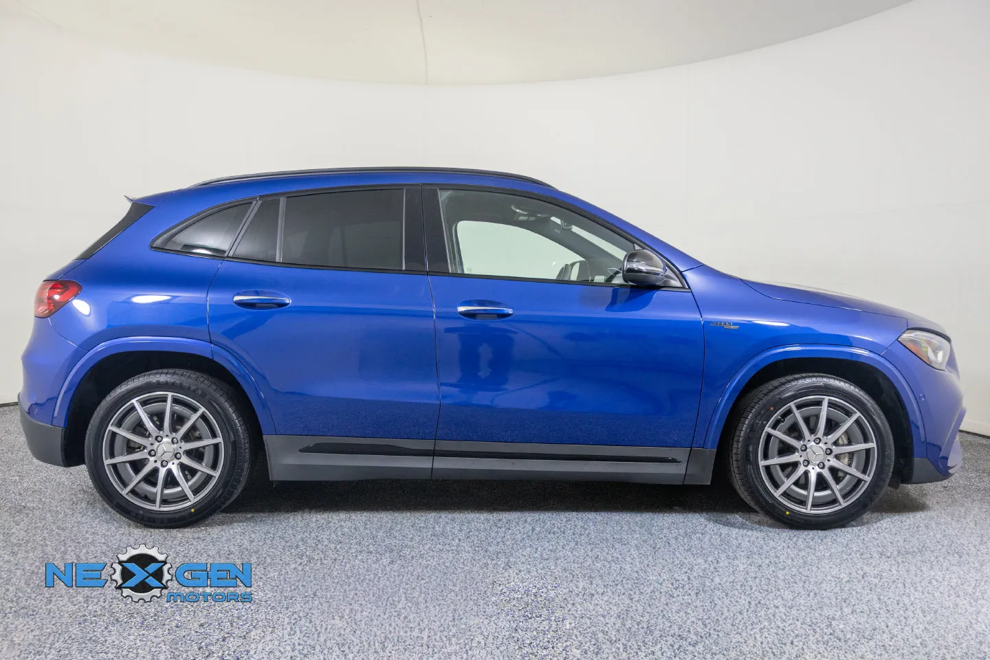 Mercedes-Benz GLA photo 37