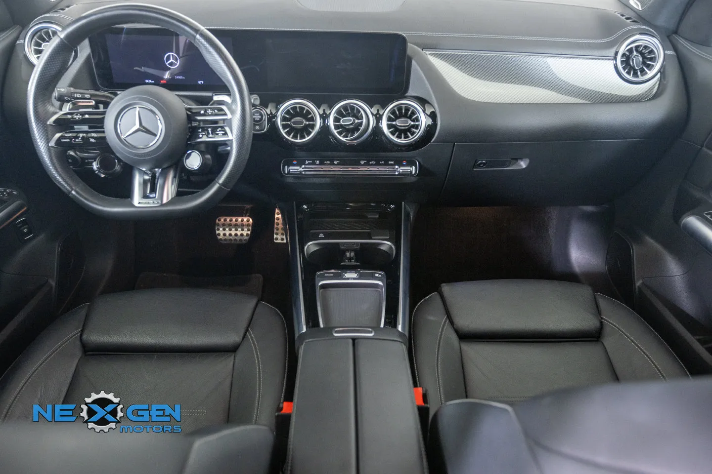 Mercedes-Benz GLA photo 4