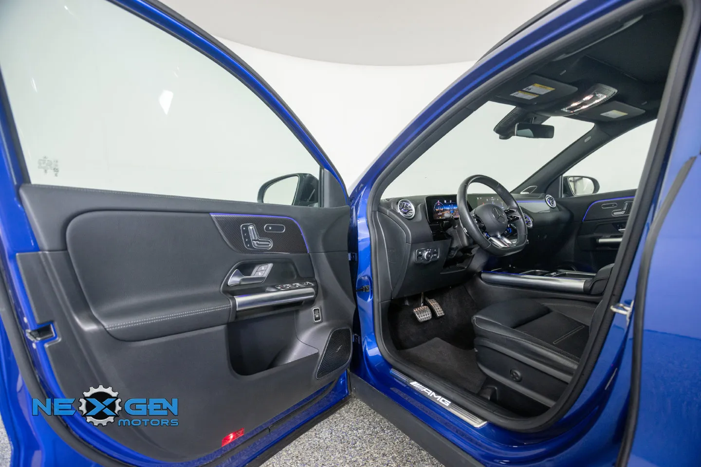 Mercedes-Benz GLA photo 12
