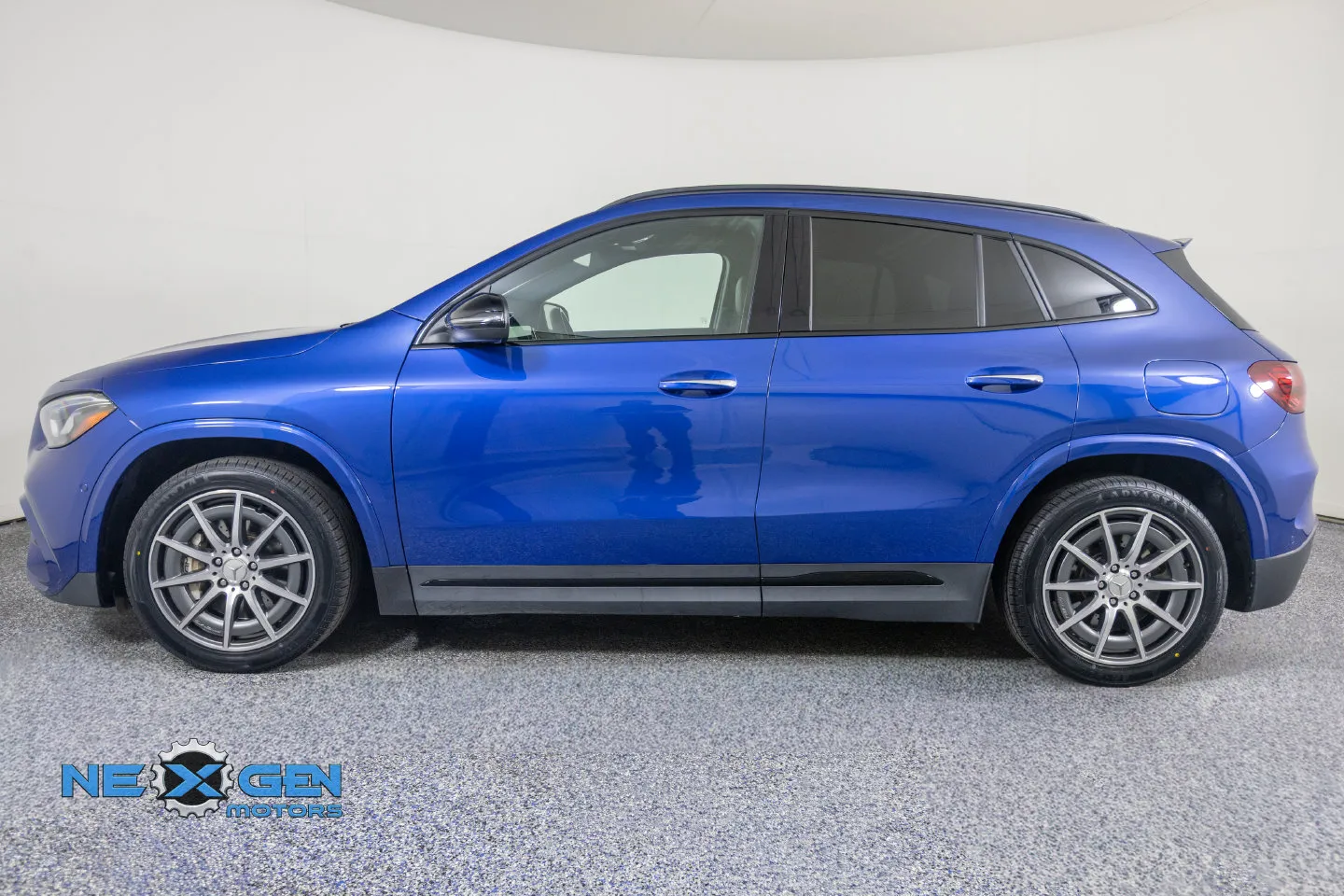 Mercedes-Benz GLA photo 27