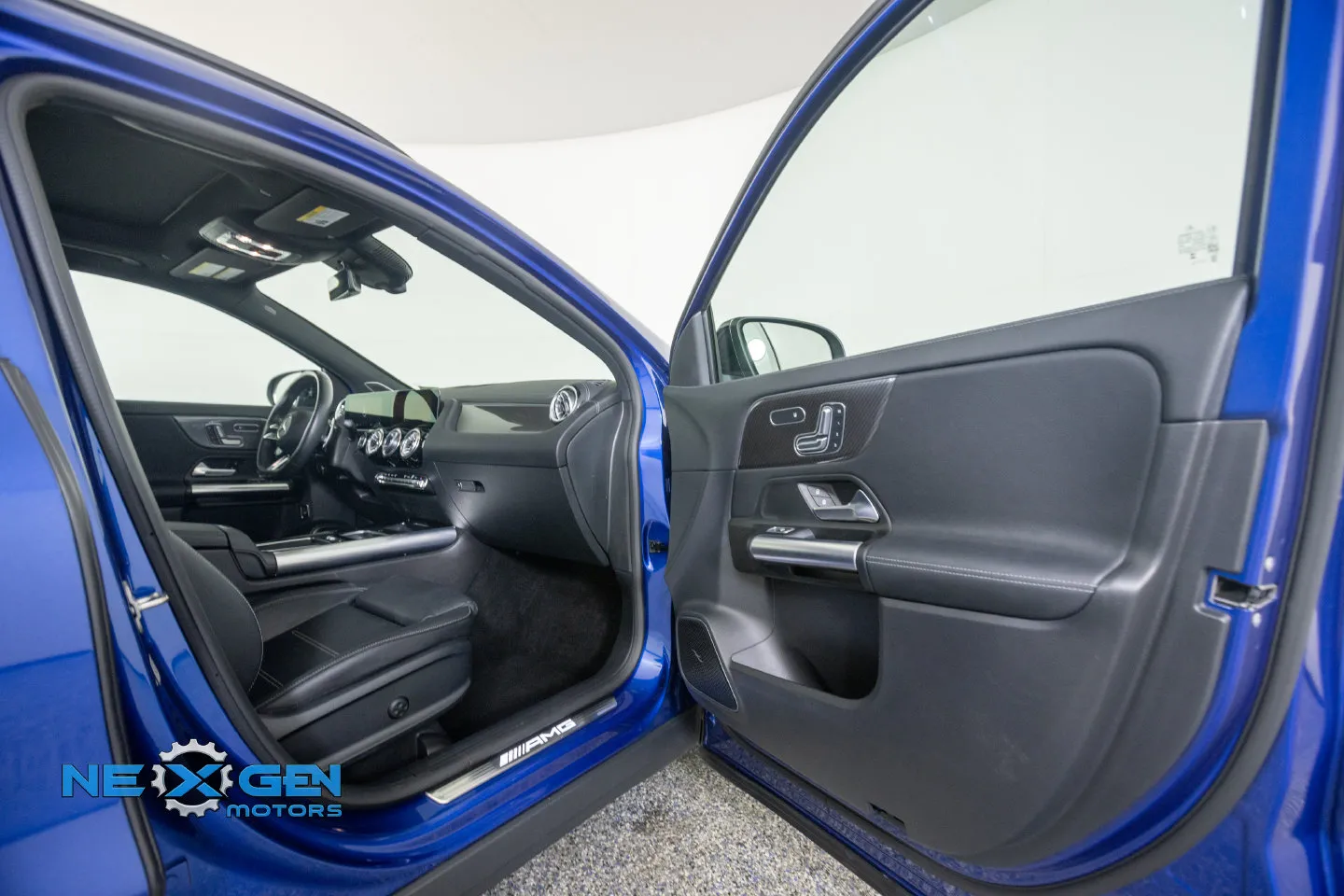 Mercedes-Benz GLA photo 9