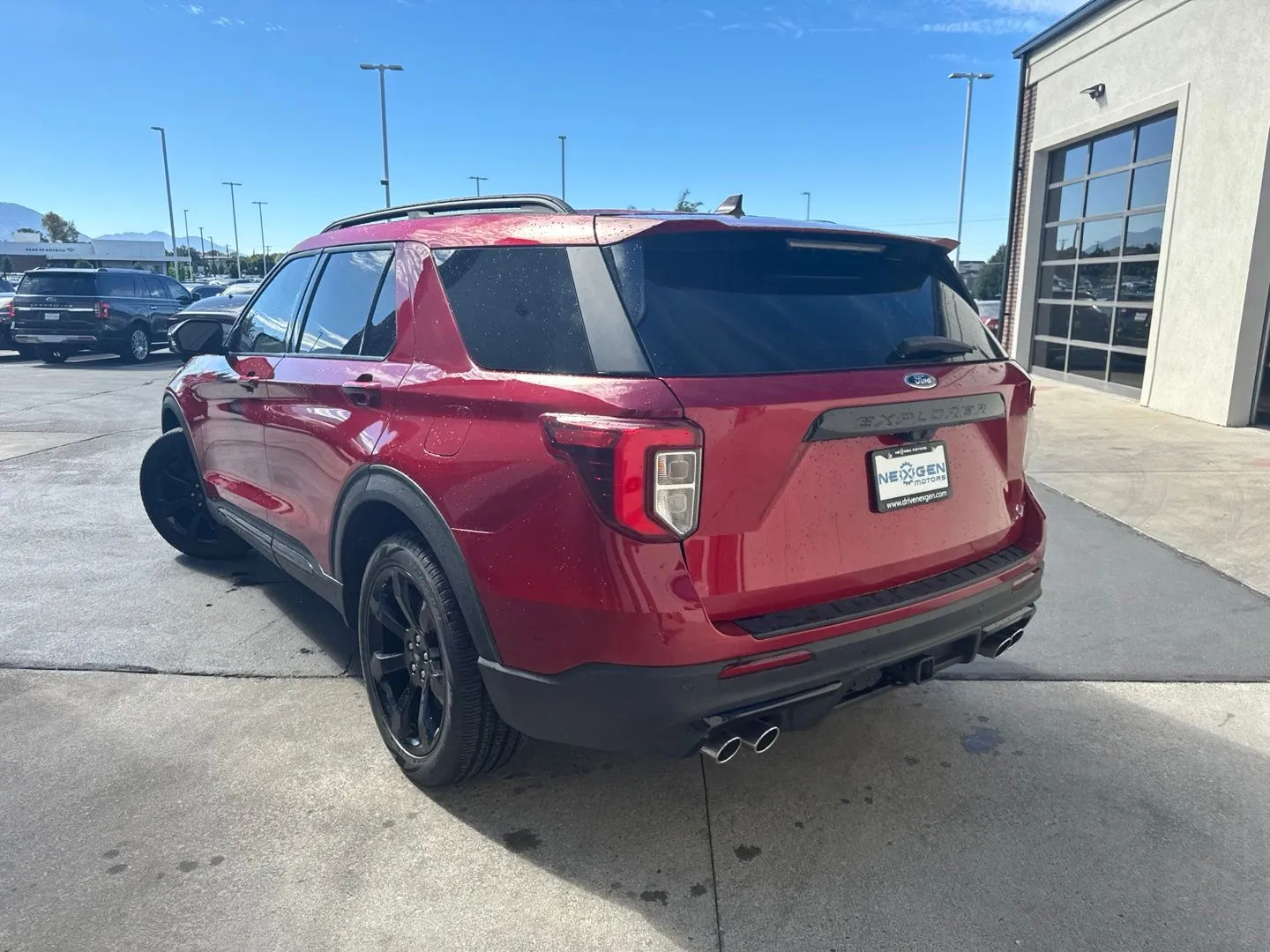 Ford Explorer photo 6