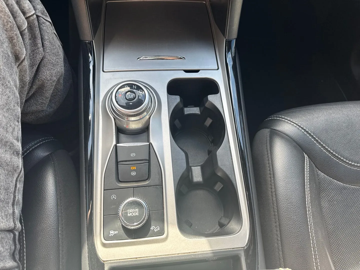 Ford Explorer photo 29