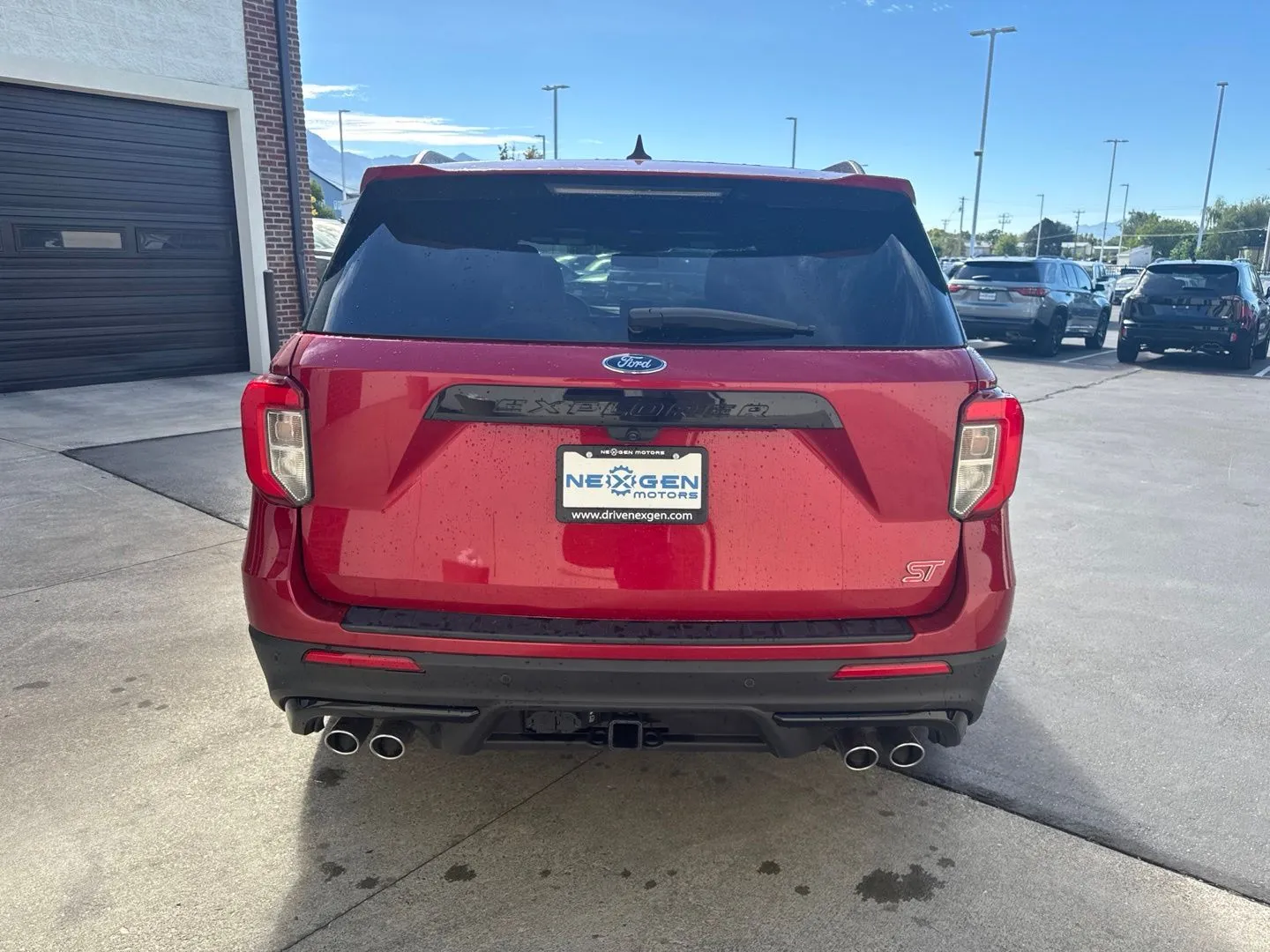 Ford Explorer photo 7
