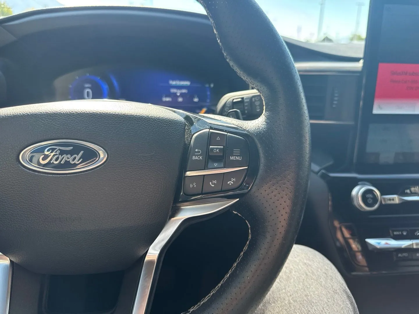 Ford Explorer photo 25