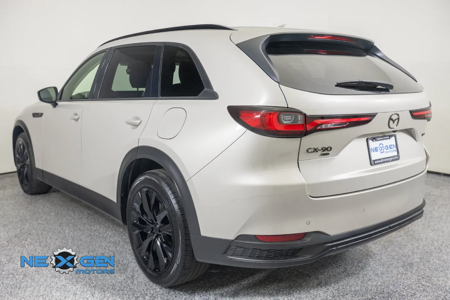 Mazda CX-90 photo 28