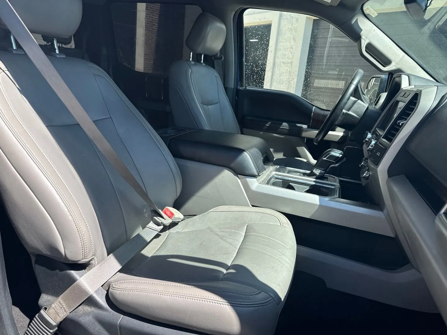 Ford F-150 photo 10