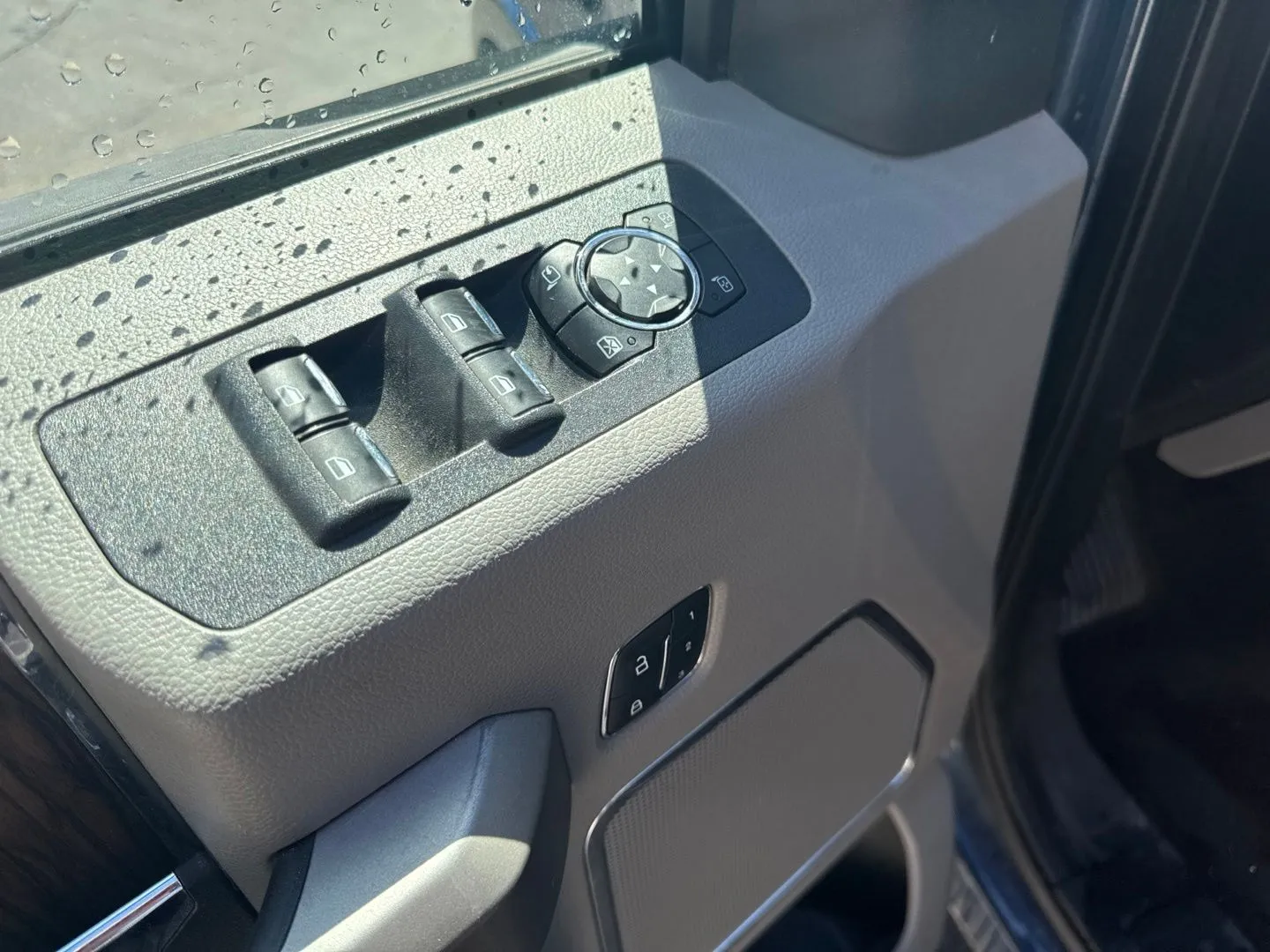 Ford F-150 photo 19