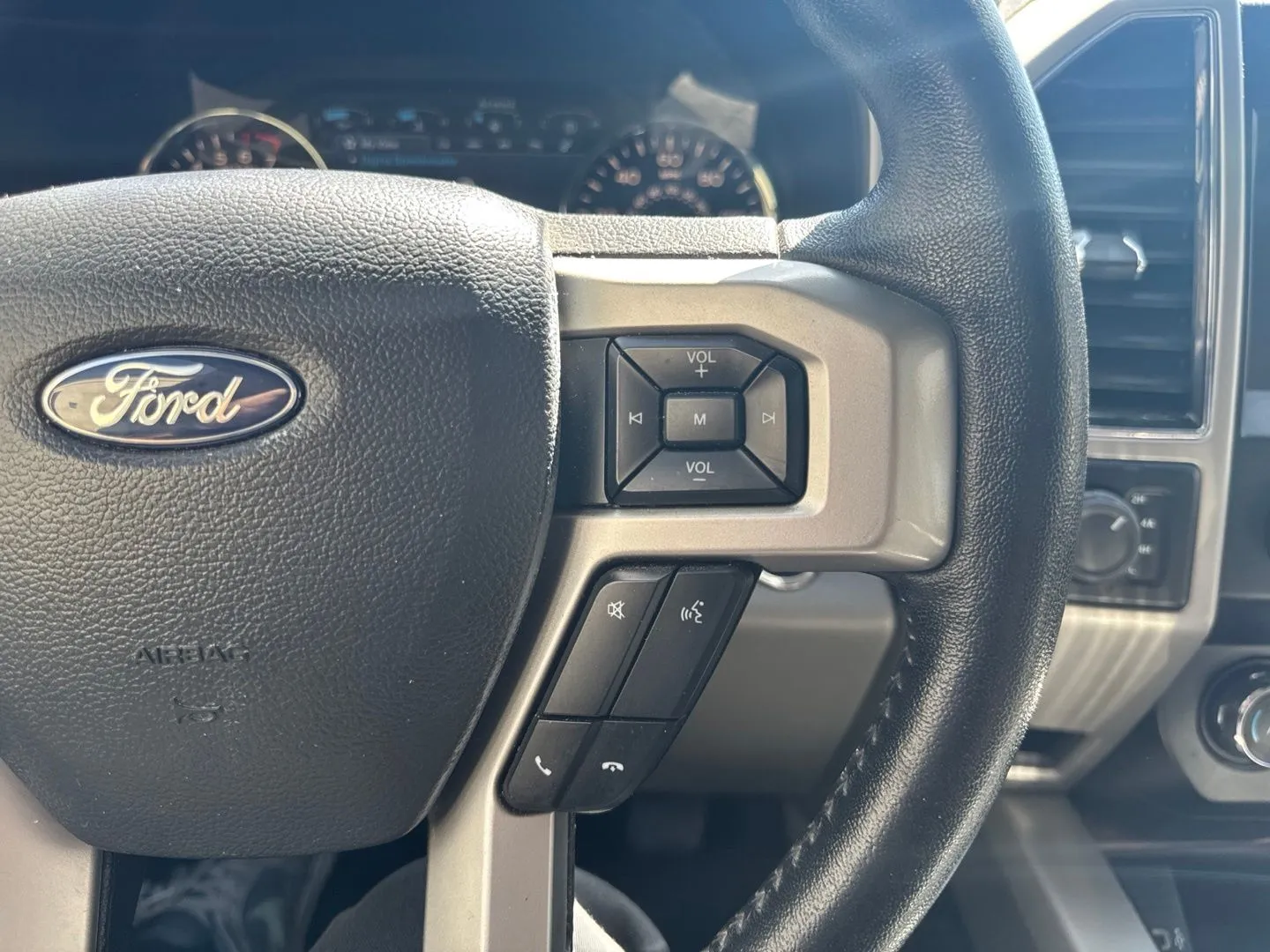 Ford F-150 photo 23