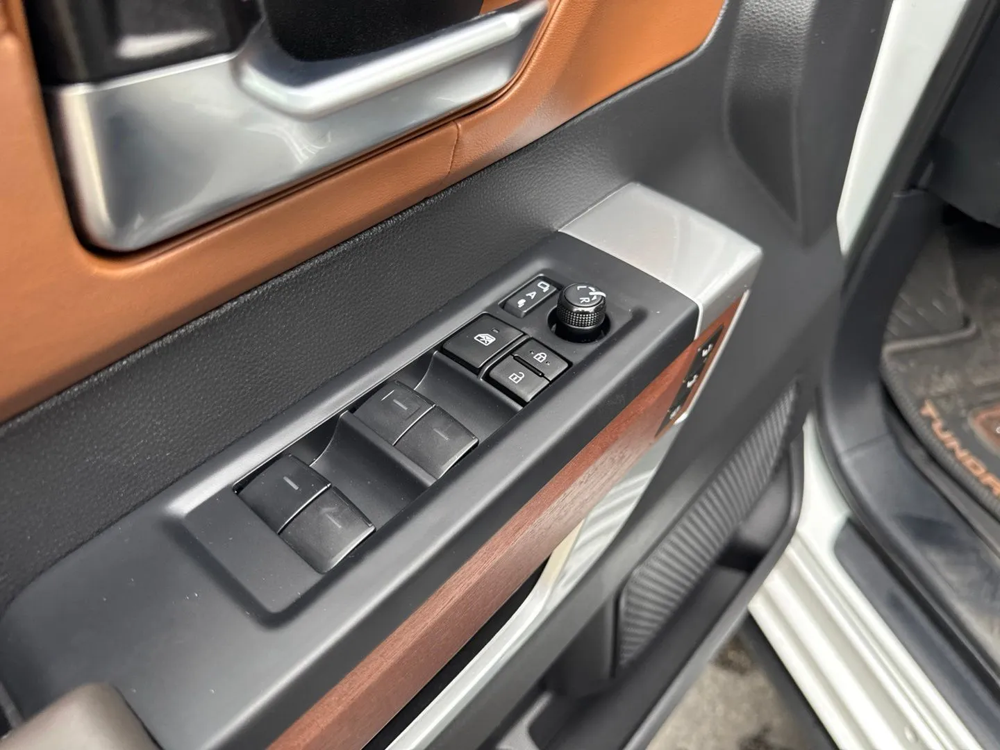 Toyota Tundra photo 19