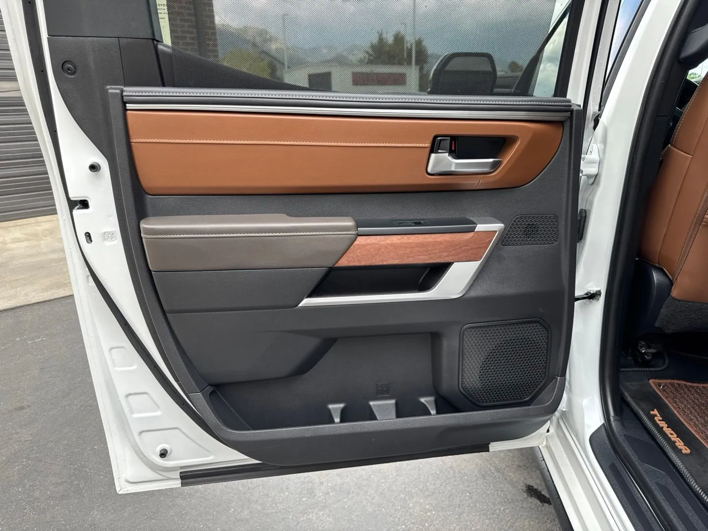 Toyota Tundra photo 16