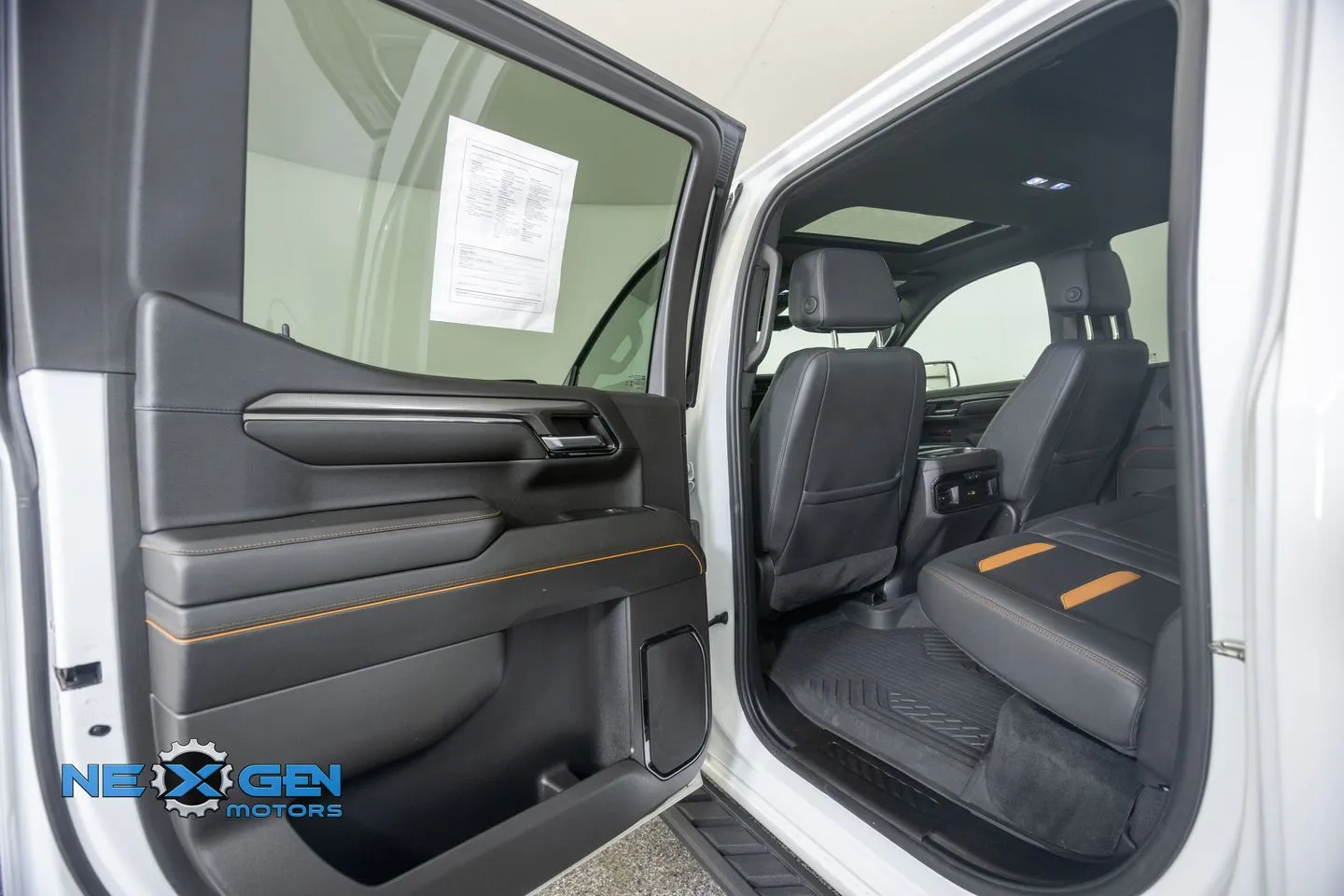 GMC Sierra photo 28