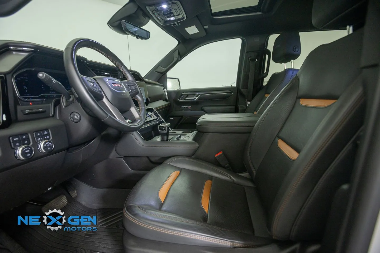 GMC Sierra photo 13