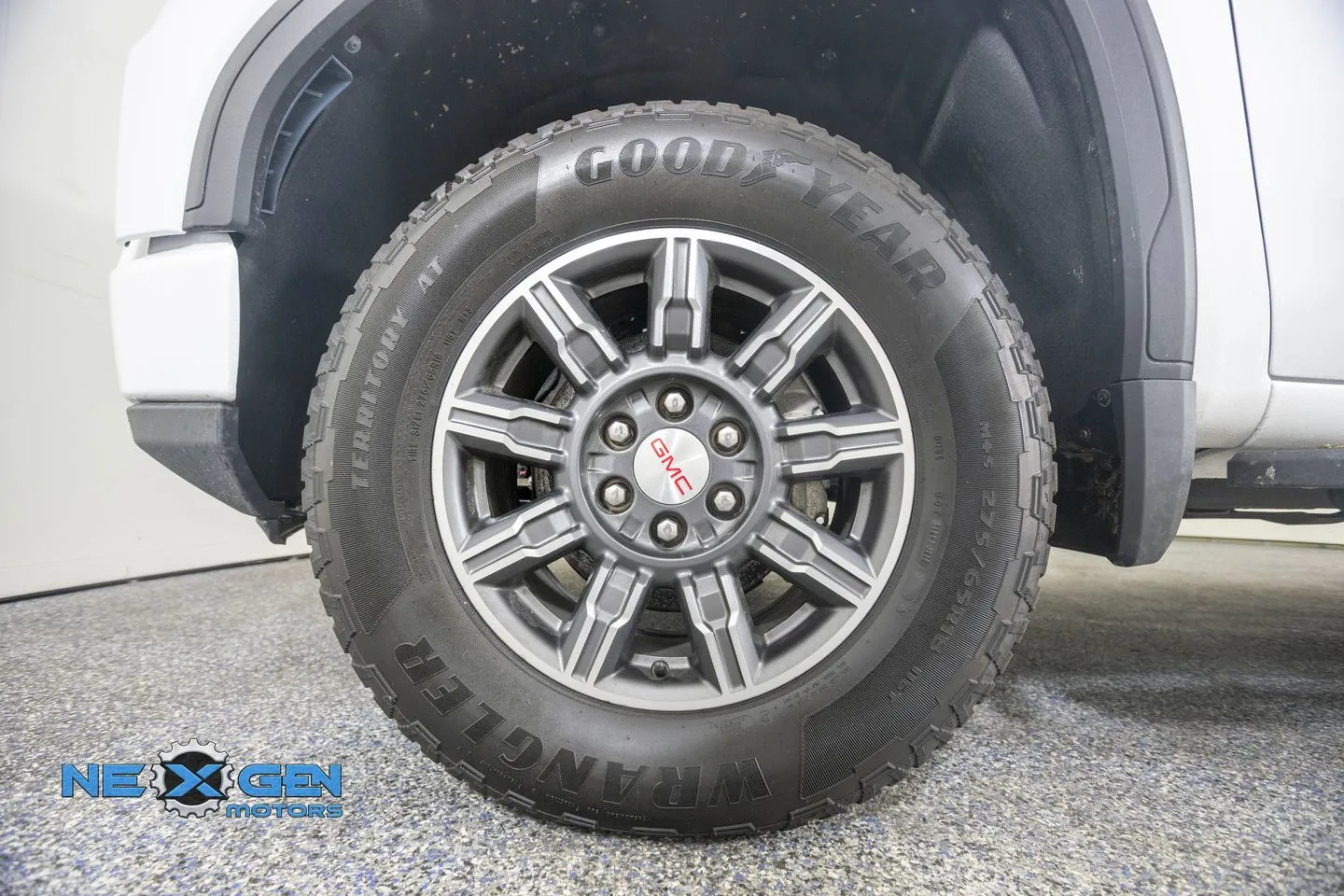 GMC Sierra photo 47