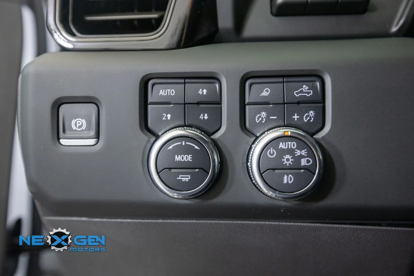 GMC Sierra photo 16