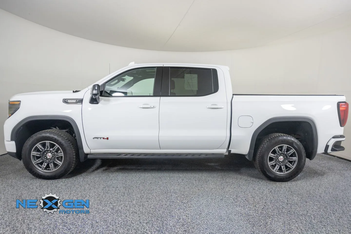 GMC Sierra photo 26