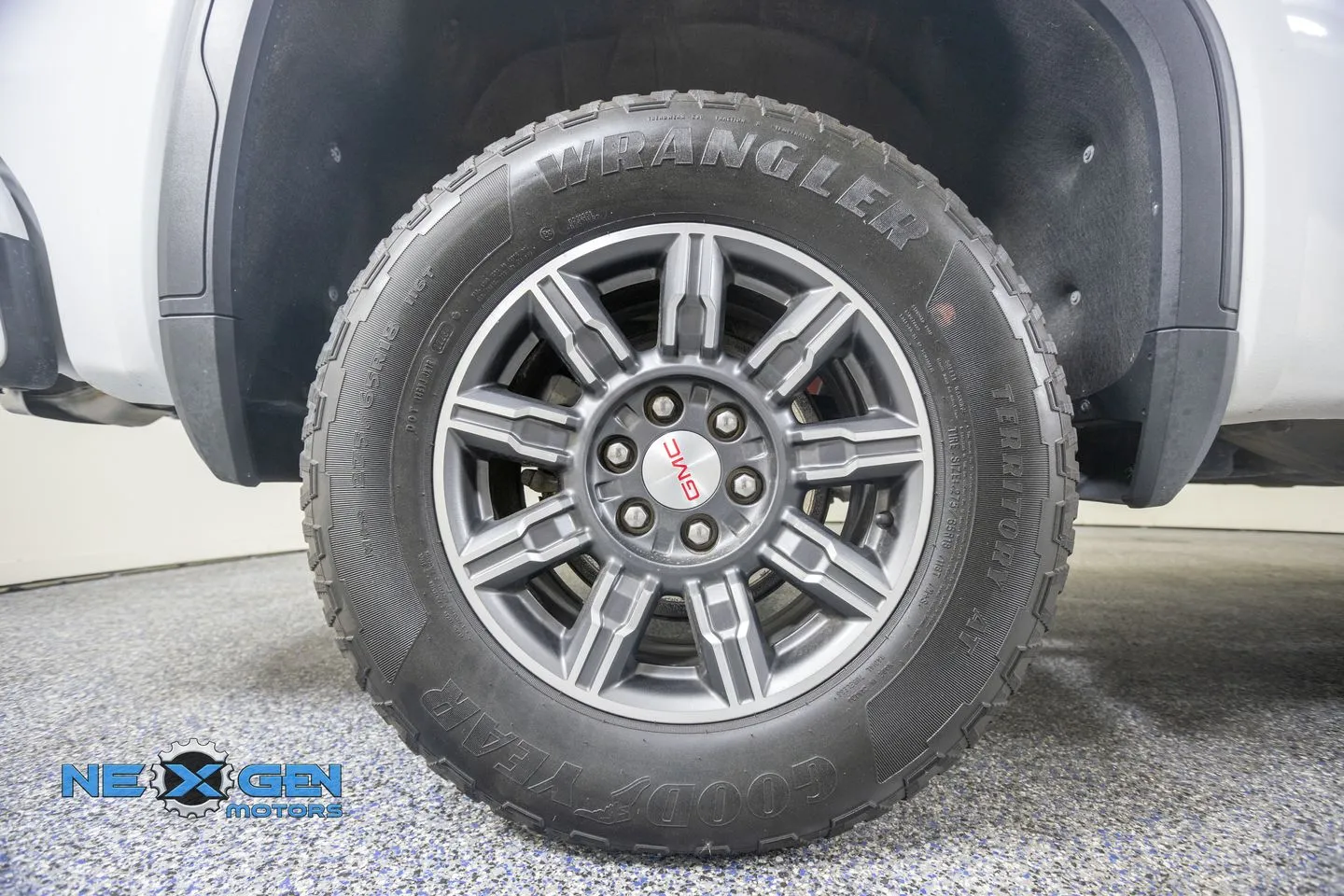 GMC Sierra photo 45