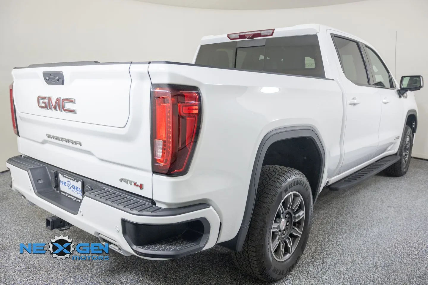 GMC Sierra photo 37