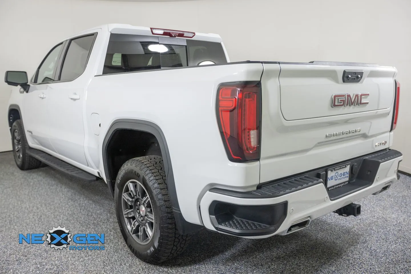 GMC Sierra photo 27