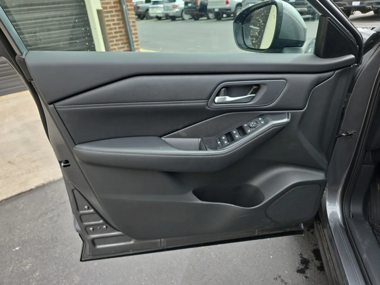 Nissan Rogue photo 19