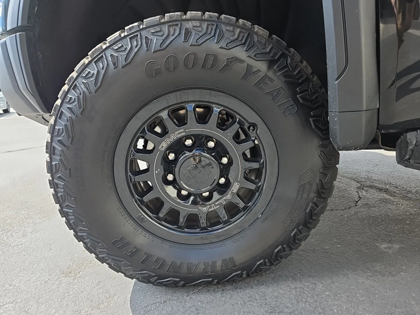 GMC Sierra photo 30