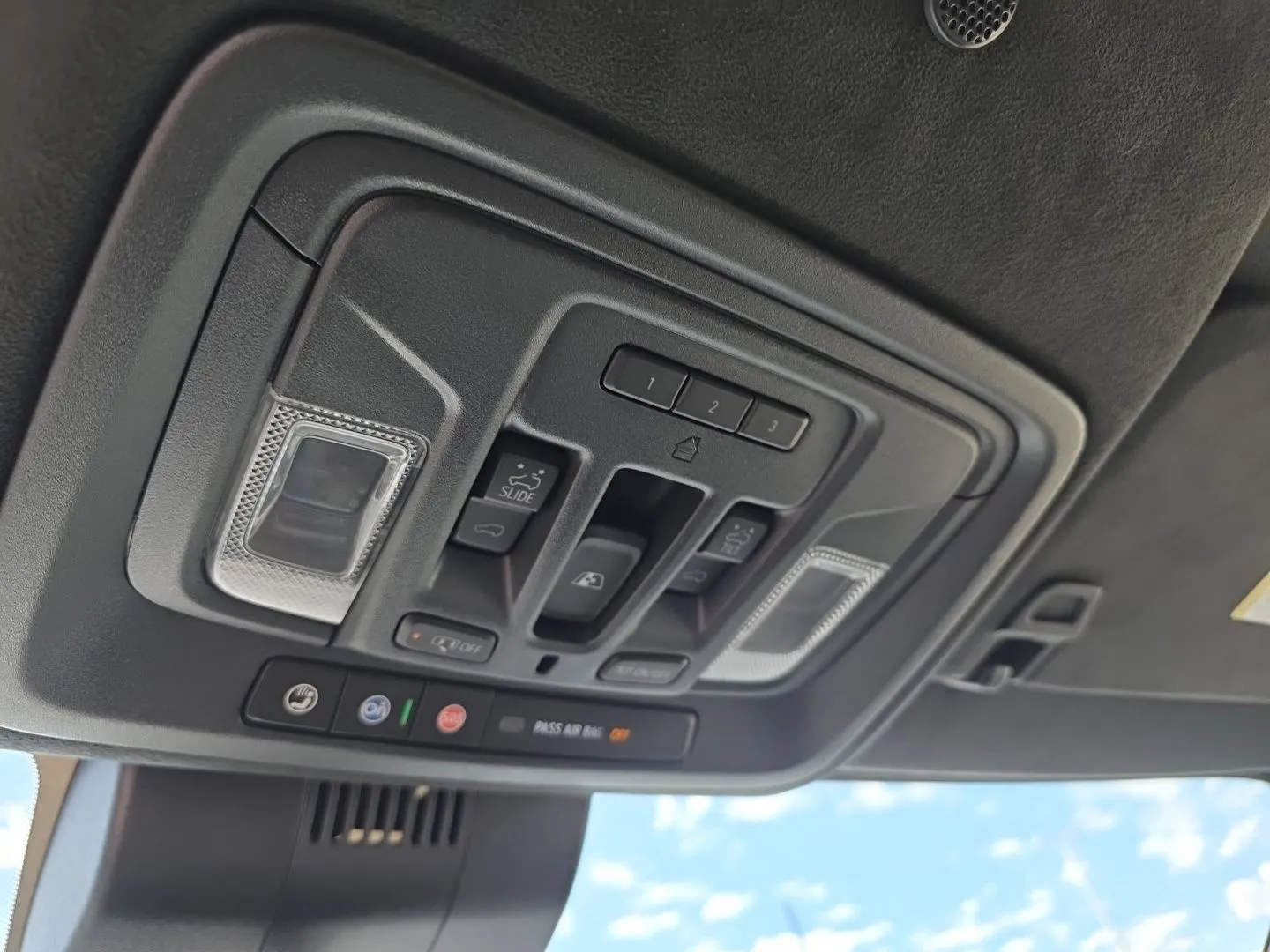 GMC Sierra photo 12