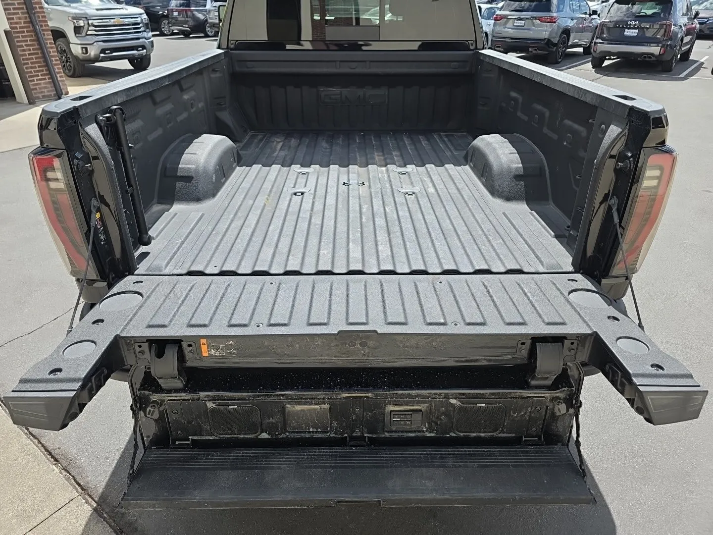 GMC Sierra photo 18