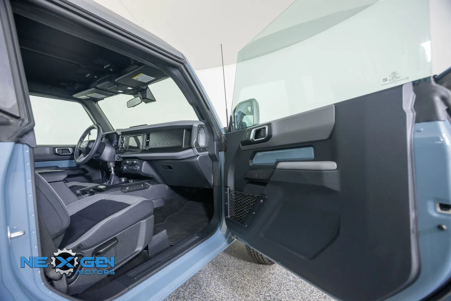 Ford Bronco photo 6